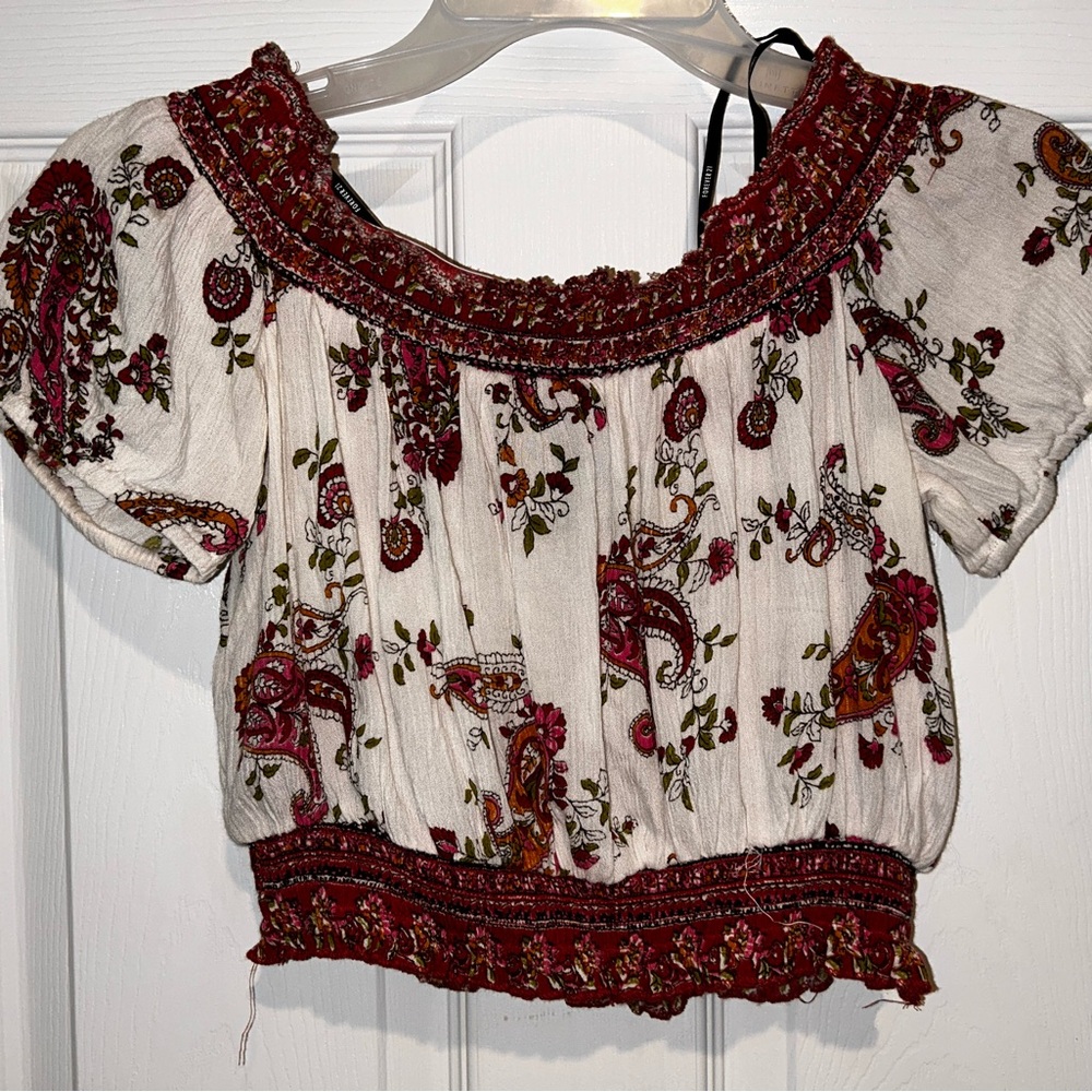 American eagle cute floral off the shoulder top
